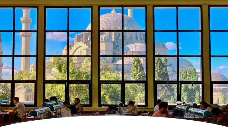 کتابخانه دانشگاه استانبول