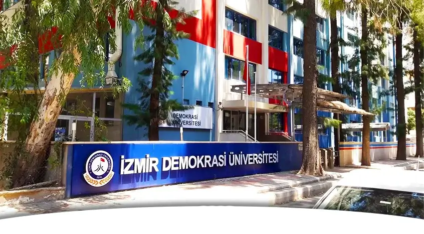 تحصیل در دانشگاه ازمیر دموکراسی ترکیه